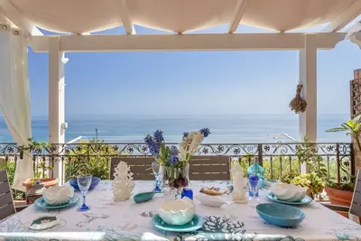 Image de Magnifique maison de vacances privée pour 6 personnes avec climatisation, Wifi, Tv et terrasse