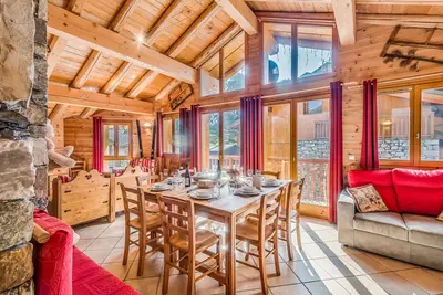 Image de Chalet Traditionnel à Tignes - 5 Chambres, 4 Salles de Bain, Sauna, Proche Pistes et Centre