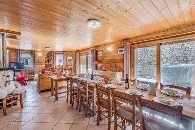 Image de Chalet de charme 180m² à Tignes, 6 chambres, 6 salles de bain, jacuzzi, près des pistes