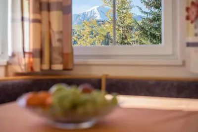 Image de Appartement confortable \"Treyer 3 Typ B\" avec vue sur la montagne, balcon et jardin
