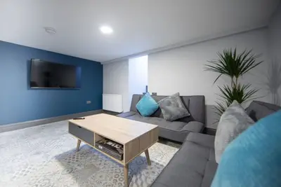 Image de Immaculate 5-Bed House in the city centre Ashford