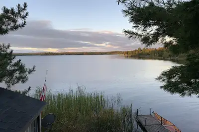 Image de Beautiful Lakefront Cottage (fishing, boating, hiking, relaxing)