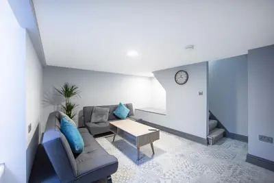 Image de Central home for Contractors, travellers, businesses and families