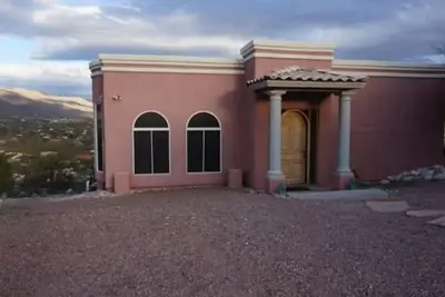 Image de Custom 2 Bedroom Casita On a Ridge