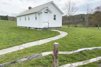 Image de 19th century school house converted into a charming two story dwelling