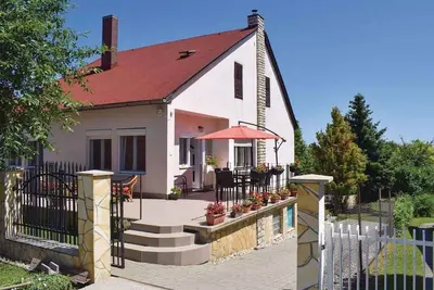Image de Maison de vacances avec WiFi et une belle terrasse