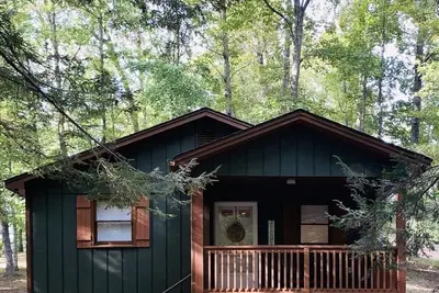 Image de Hilltop Cabin at Wood Creek Lake