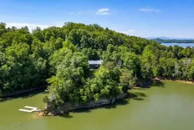 Image de Private Lakefront Retreat on Douglas Lake