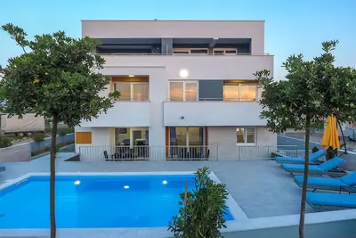 Image de Deluxe Apartments for 8 with Pool