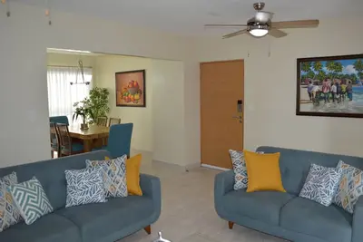 Image de Modern, Comfort, near restaurants, museums, and the central city