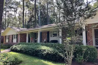 Image de Modern Retro Ranch in Historic Summerville!