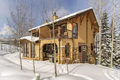 Image de Luxury ski in/ski out 3br in Snowmass Village - heated pool, hot tubs & more!