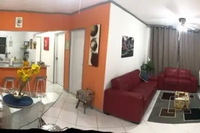 Image de Fica localizado no centrinho da Praia das Pitangueiras, em frente ao calçadão