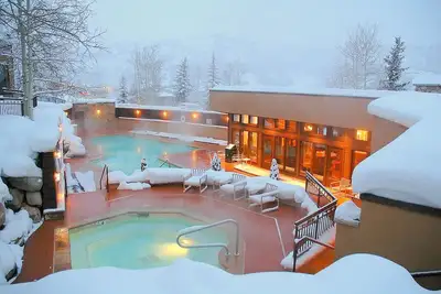 Image de Ski in/ski out 4br residence in Snowmass Village - onsite pool & hot tubs!