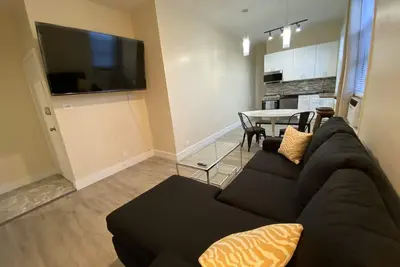 Image de ★ Newly Renovated, Clean Comfortable & Sanitized ★