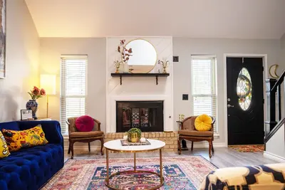 Image de Amarillo Home >3br/ 2ba, Rv space, garage, yard, fireplace, fire pit.