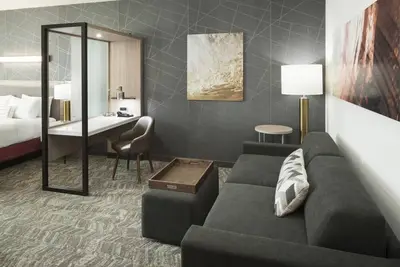 Image de 3 Great Suites fit for families! Pool, Near Sand Key Park, Restaurant and Bar!