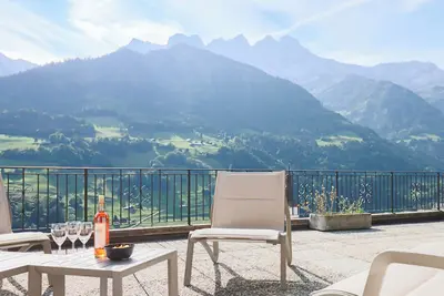 Image de Chalet 8p jacuzzi privé, vue sur les Dents du Midi-Domaine des Portes du Soleil