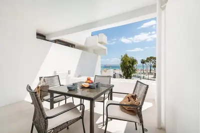 Sa Nacr - Fantastic and modern apartment with sea views and 50 meters from the beach. Idea