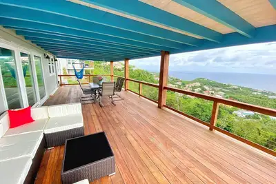 Image de Recently Built! - 3 Bed/3 Bath House with Amazing View & Large Private Deck