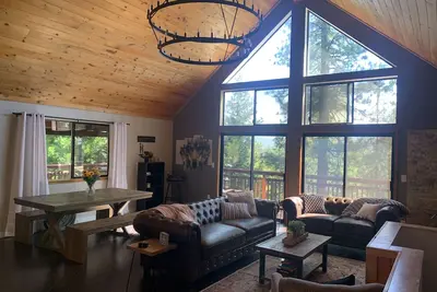 Image de New! ! *Arnold Treehouse* Updated, Sleeps 12, K9ok