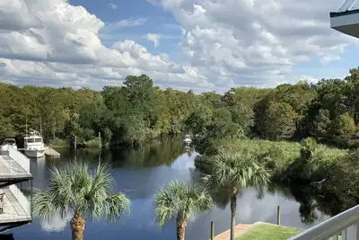 Image de The Nauti Angler - Suwannee Cove where the River meets the Gulf - Unit 203 - 3br