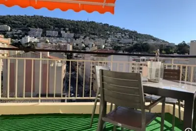 Image de F3 100 m2 10’ pieds du vieux Nice Parking terrasse