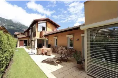 Image de Alpine Escape Ferienhaus mit Bergblick