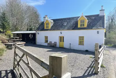 Image de Culrain Super traditional Pet Friendly cottage with wood burning stove