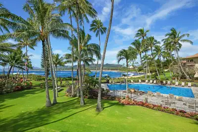 Image de Modern Luxury Renovated  Ocean View Condo - Steps to the beach with Pool and A/C