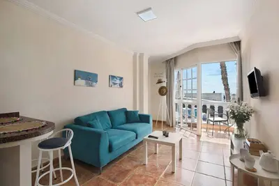 Image de Appartement de vacances \"Carla 1b\" à Playa San Juan avec vue sur mer et WiFi