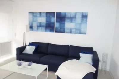 Image de Best Location, modern 2 Br with Terrace, 5 Min to Volkswagen, Netflix