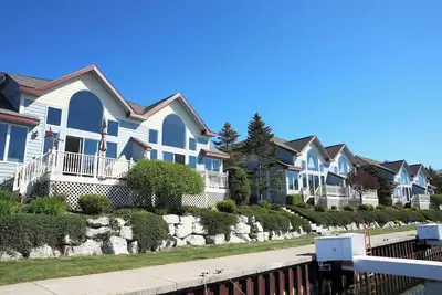 Image de Modern Condo w/ Harbor views and Community Pool