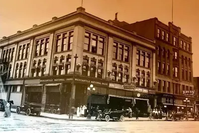 Image de Come stay in a Beautiful Historic Downtown Pueblo Condo! !