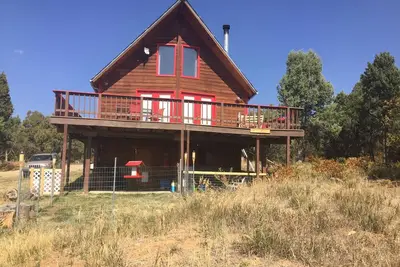 Image de A lovely home with spectacular views of Mesa Verde. Sundeck, patio and privacy.