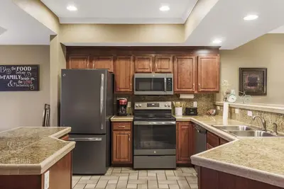 Image de Family-Friendly Branson Stay • 2br/2ba Condo Sleeps 6 • Sunroom + Guest Perks