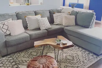 Image de Pet Friendly 2 Bedroom Condo Walk To The Beach