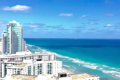 Image de Cozy 1-bedroom apartment at Lyfe Resort and Residences.