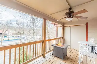 Image de A Way Down Yonder | 3br 3. 5ba Riverfront in Helen | Hot Tub | Pool Table | Wi-Fi