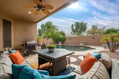 Image de Spacious 4-Bedroom Home with Private Pool & Bbq