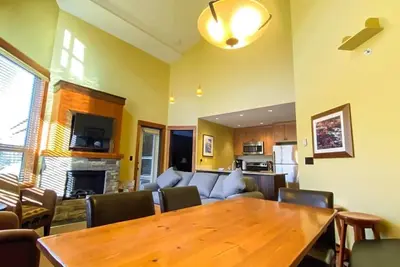 Image de Incredible Views / Modern Updates / Hot Tub