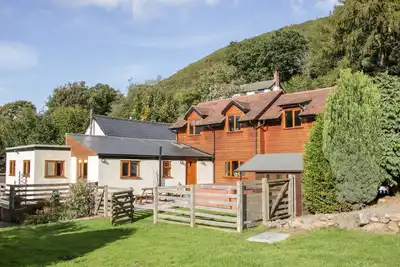 Image de Dingle Cottage, pet friendly, with hot tub in Stiperstones