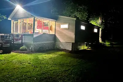 Image de Waterfront Cottage on Cross Lake with Dock Space!