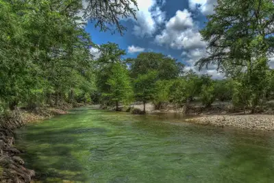 Image de Luxury Log Cabin #1 On The Frio River