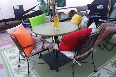 Image de Luxury 5th Wheel Rv in Awesome Resort