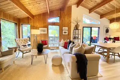 Image de Private Mountain Chalet in The Heart of Banff