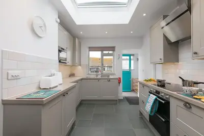 Image de Opechee - Downalong St Ives – Sleeps 6 – Sea Views – Parking for Two Cars