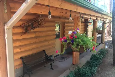 Image de Beautiful bunkhouse in forest just hours outside Phoenix metro area