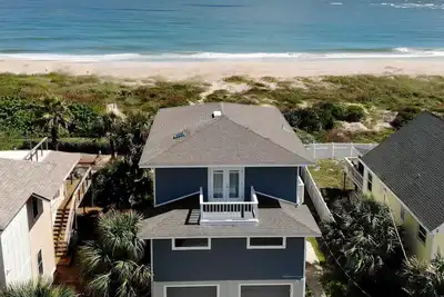 Image de Excellent Location ~ Direct Oceanfront Home ~ Sleeps 12!