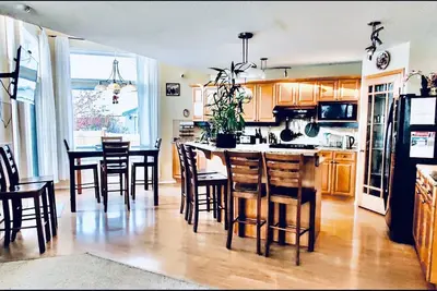 Image de Spacious 3br Retreat w/ Hot Tub Ravine | Sleeps 9